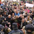 Concentración ante el Ayuntamiento de la localidad sevillana de Alcalá de Guadaíra.