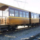 La imagen de archivo muestra un vagón ya acondicionado y la locomotora para uso turístico.