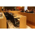 Un momento de la sesión plenaria celebrada ayer en el Palacio de los Guzmanes que se prolongó casi t