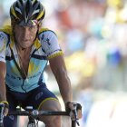 Lance Armstrong durante una de las llegadas de etapa del Tour de Francia.