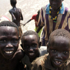 Jóvenes sudaneses a los que llega la ayuda que Entreculturas recoge en las actividades que se desarrollan en León. ÁNGELA WELLS / JRS