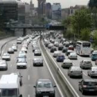 Aspecto que presentaba la A-2, carretera de Barcelona, atascada en ambos sentidos debido a la lluvia