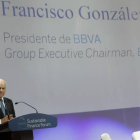 El presidente del BBVA, Francisco González, durante su intervención en la inauguración del foro de finanzas sostenibles del BBVA,