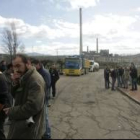 Trabajadores de Alto Bierzo, la pasada semana ante la central térmica