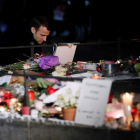 Macron homenajea a las víctimas del ataque terrorista. R. WITTEK
