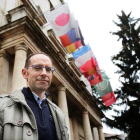 Óscar Fernández Álvarez es el director del Instituto Confucio en León.