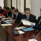 Un momento de la firma del Plan Industrial de Antibióticos, en octubre del 2005