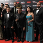 El equipo de la película ganadora en los premios Platino, 'El abrazo de la serpiente', posa para la prensa, el domingo en Punta del Este (Uruguay).