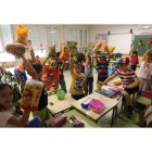 Alumnos del colegio público Luis Vives despiden el curso escolar con mucha alegría y alboroto