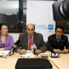 Elena Alonso, Fernández Tejerina y Eduardo Morato, ayer en la sede del PP