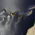 Fotografía facilitada por la NASA de la foto del archipiélago canario tomada por el satélite Terra.