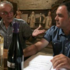 El párroco de la iglesia del Monasterio de Carracedo, Jesús Álvarez, y el presidente del Consejo Reg
