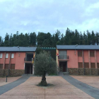 El edificio del colegio, donde también está la vivienda. DL