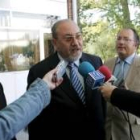 Juan Antonio Boto, José Valín y Eduardo Fernández antes de clausurar el congreso de agroingeniería