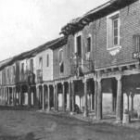 Una imagen histórica de los soportales del barrio de Santa Ana