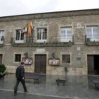 Vista de la fachada principal del Ayuntamiento de Villafranca del Bierzo, en una imagen de archivo