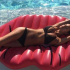 La modelo rusa ha publicado una foto en sus redes sociales luciendo tipazo en bikini.