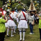 Hacía muchos años que la romería no contaba con el colorista y rítmico acompañamiento de los danzantes.