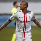 Gianni Zuiverloon celebra el gol que le marcó al Burgos en la última jornada de la Liga. JESÚS F. SALVADORES