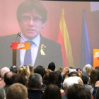 Carles Puigdemont interviene desde Bruselas en el mitin de Junts per Catalunya de este sábado.