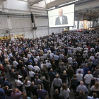 Asamblea de trabajadores en la sede de Volkswagen.