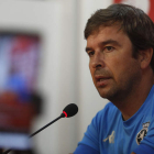 Edu Docampo siguió fiel a su sistema en el partido frente al Pontevedra CF. FERNANDO OTERO