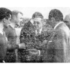 El Real Madrid recibió un recuerdo por su visita al feudo culturalista. ANTONIO