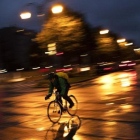 Un ciclista en Bruselas.
