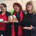 Mercedes González Rojo, Victorina Alonso y Marta Taboada inauguran la feria.