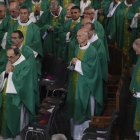 Momento de la celebración religiosa hecha por la conferencia episcopal francesa este lunes en Lourdes de condena a la pedofilia.