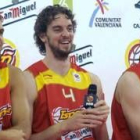 Felipe Reyes, Pau Gasol y Carlos Jiménez, durante la presentación de la Selección