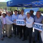 Mañueco (cuarto izda.) junto a candidatos del PP leonés y políticos del PP gallego, en La Barosa. LDM