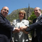 Oria, Ruiz y González Buendía, el día que firmaron el acuerdo «total y absoluto» en Covadonga