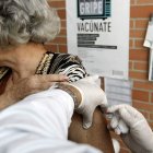 Los centros de Primaria de León esperan recibir hoy dosis en buen estado.