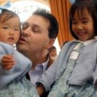 Dos niñas chinas en una imagen tomada durante un encuentro de familias adoptantes