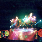 Los programas festivos se llenan de discomóviles para amenizar las noches festivas.