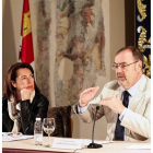 Pilar González y Fernando Rey, en la presentación. R. GARCÍA