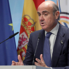 El ministro de Economía, Luis de Guindos. SERGIO BARRENECHEA