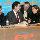 Acebes, Rajoy, Piqué y Soraya Sáenz de Santamaría durante la ejecutiva del PP