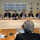 Un momento de la reunión del secretario de Estado de la Seguridad Social con senadores del PP.