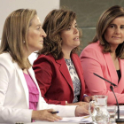 La ministra Pastor, la vicepresidenta Sáenz de Santamaría y la titular de Empleo Fátima Báñez.