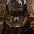 Imagen de los andamiajes que se han instalado alrededor del coro para la colocación del órgano.