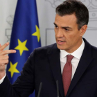 El presidente del Gobierno, Pedro Sánchez, durante la rueda de prensa que ofreció ayer. BALLESTEROS