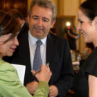Silvia Clemente conversa con Beatriz Espinosa, ayer en Madrid.