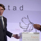 Aznar entrega el premio a la libertad de la FAES a Enrique Krauze.