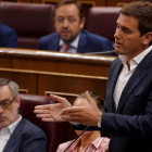 Rivera interpelando a Sánchez en el Congreso