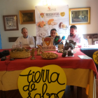 Raúl Vidal, Rafael Sáez y Jesús Serrano en la presentación de las jornadas en la Bodega Regia. DL
