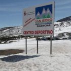 Los carteles que anuncian las acciones para la urbanización de San Isidro todavía pueden verse allí.