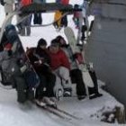 El telesilla cuatriplaza es el más rápido de la estación invernal de San Isidro