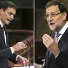 El líder del PSOE, Pedro Sánchez, y el presidente del Gobierno, Mariano Rajoy, durante su intervención en el Congreso.